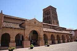 Vista lateral de la iglesia de San Lorenzo