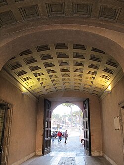Estructura de la bóveda de hormigón moderna del palacio