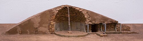 Interior de un enterramiento megalítico en Los Millares.