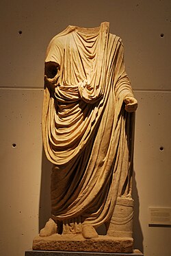 Escultura de Augusto togado procedente de Carthago Nova.