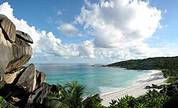 Costas de las Seychelles en el Océano Índico