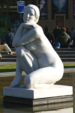 La Diosa, obra escultórica de Josep Clarà en Barcelona
