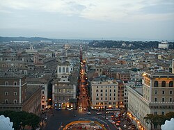 La Via del Corso, la calle central del Tridente de Roma.