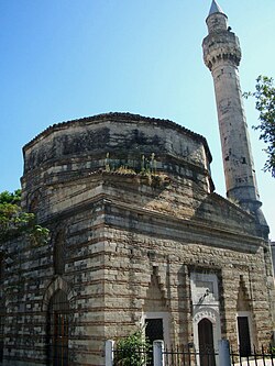 Estructura arquitectónica de la mezquita de Vlorë