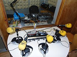 Vista interior del equipamiento técnico del Estudio Alexandre Bóveda.