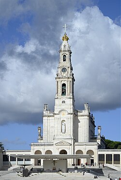Fachada de la Basílica de Nuestra Señora del Rosario