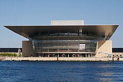 Fachada principal de la Ópera de Copenhague