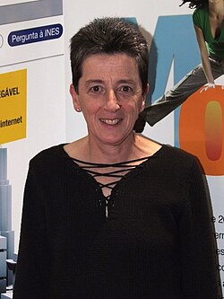 Retrato de Rosa Mota, medallista olímpica portuguesa.