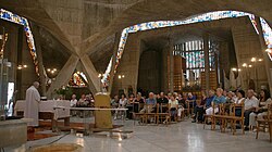 Pieds-noirs en la catedral del Sagrado Corazón de Argel