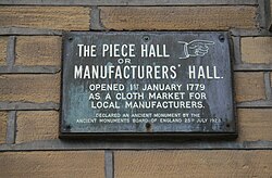 Placa conmemorativa en un sitio histórico en Inglaterra