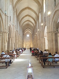 Interior de la iglesia de la abadía