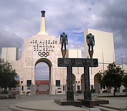 Exterior del histórico estadio Los Angeles Memorial Coliseum