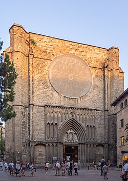 Fachada de la iglesia del Pino