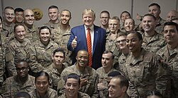 El presidente Donald Trump en Afganistán con soldados estadounidenses durante el Día de Acción de Gracias.