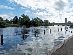 Vista panorámica del lago Serpentine en Hyde Park