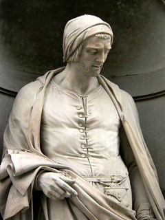 Escultura de Nicola Pisano en el Palacio de los Uffizi
