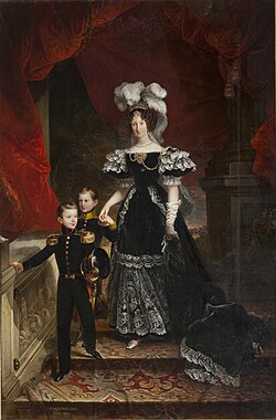 Víctor Manuel de niño junto a su madre y su hermano Fernando