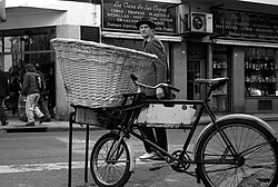 Bicicleta de reparto tipo panadera en Buenos Aires