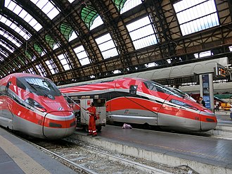 Tren Frecciarossa ETR 1000 en la estación de Milán Central