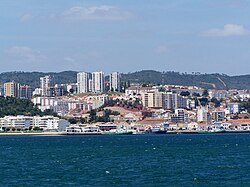 Bahía de Setúbal desde el estuario del Sado