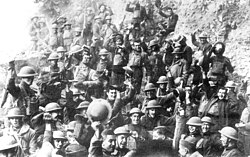 Soldados celebrando el armisticio