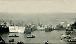 Construcción del molo de abrigo del puerto en 1917