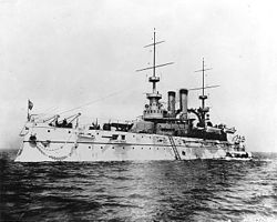 Acorazado USS Wisconsin atracado en la bahía de Panamá.