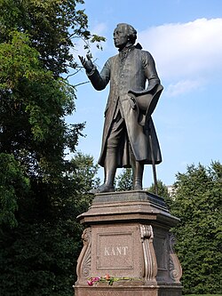 Estatua de Immanuel Kant en Kaliningrado.