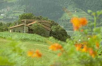 Vista general del Caserío Zozola en una fotografía tomada en 1987.