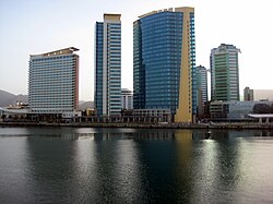 Vista del puerto marítimo de Puerto España