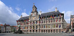 Ayuntamiento de Amberes en la Grote Markt
