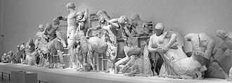 Frontón completo del templo de Zeus