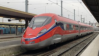 Un tren Frecciarossa detenido en la estación Gare de Lyon
