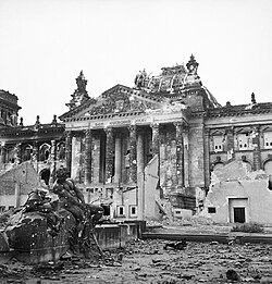 El Reichstag tras los bombardeos de 1945