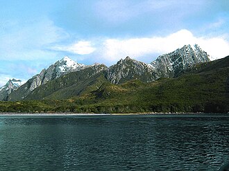 Paisaje costero de Puerto Cook en la Isla de los Estados
