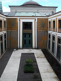 Tumba de Bertel Thorvaldsen en el patio interior del museo
