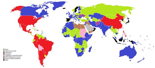 Mapa detallado que muestra la terminología utilizada para designar la legislatura nacional en cada país.