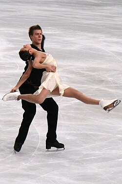 Elevación rotacional de Yelena Ilinyj y Nikita Katsalapov