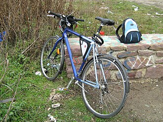 Bicicleta de paseo BH modelo London , con los puños y guardabarros modificados.