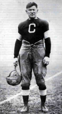 Jim Thorpe con uniforme de los Canton Bulldogs en 1920