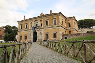 Fachada urbana de la Villa Giulia en Roma