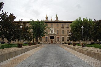 Fachada de la Real Casa de la Misericordia en Zaragoza
