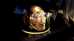 Cabeza disecada de Jeremy Bentham en exhibición temporal en el University College London en 2017.