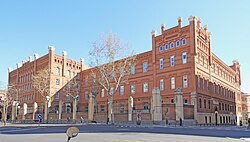 Edificio Colegio de Areneros, sede principal en Madrid