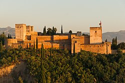 Vista general de la Alcazaba y sus torres defensivas desde el norte