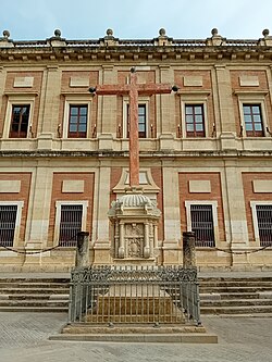 Cruz del Juramento junto a la Casa Lonja