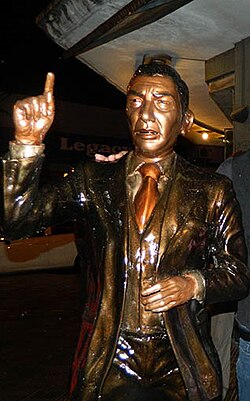 Escultura de Alfredo Zitarrosa en Pando