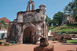 A Famosa Porta de Santiago en Malaca