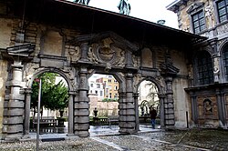 Pórtico barroco de la Rubenshuis en Amberes