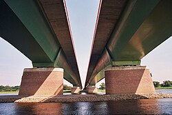 Puente de la autopista A9 sobre el río Elba